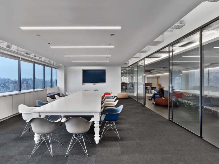 上海辦公室裝修桌椅擺放位置應提前設(shè)計