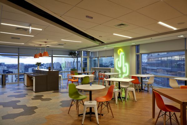 上海辦公室設(shè)計(jì)應(yīng)該隔一段時(shí)間更換嗎？