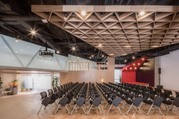 辦公室裝修打造的奇葩說創(chuàng)想實(shí)驗(yàn)室