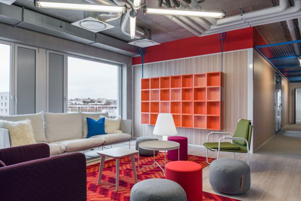 辦公室設(shè)計(jì)中現(xiàn)代簡(jiǎn)約與古樸中式風(fēng)格的比較