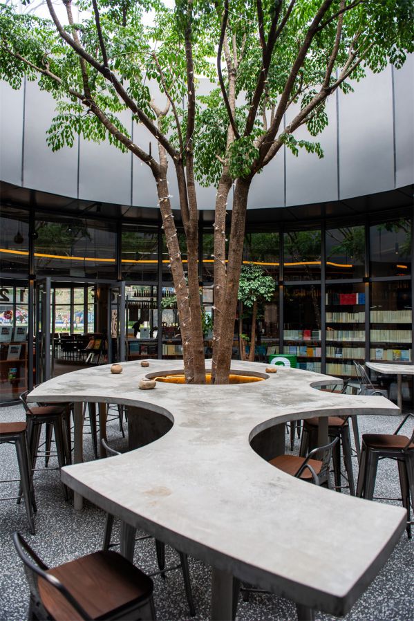 獨(dú)立書店辦公室設(shè)計(jì)得多元化存在